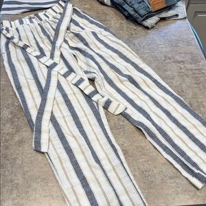 SHEIN Striped Ankle Pants in Blue and Cream